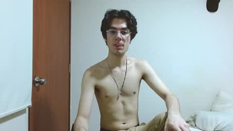 Snapshot of blakeshatter chatting on January 7, 3:03 am blakeshatter online show from January 7, 3:03 am