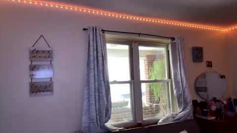 Snapshot of blaket2026 chatting on November 10, 2:05 pm blaket2026 online show from November 10, 2:05 pm