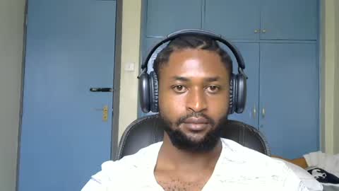 Snapshot of blakmoufaka chatting on October 17, 6:27 am blakmoufaka online show from October 17, 6:27 am