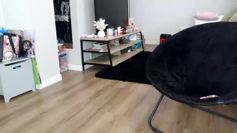 Snapshot of blasianangel444 chatting on February 23, 3:15 am blasianangel444 online show from February 23, 3:15 am