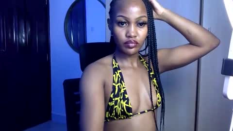 Snapshot of blaxbird chatting on October 30, 2:57 am Hot ronn online show from October 30, 2:57 am