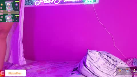 Pau online show from December 14, 10:25 pm