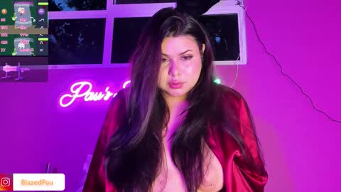 Pau online show from December 16, 10:48 pm