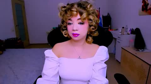 Nicole online show from February 3, 4:43 am