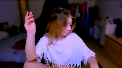 Nicole online show from February 6, 4:17 am