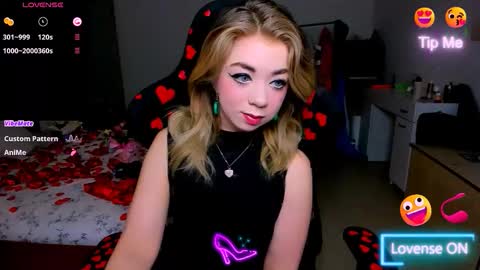 Nicole online show from February 18, 5:25 am