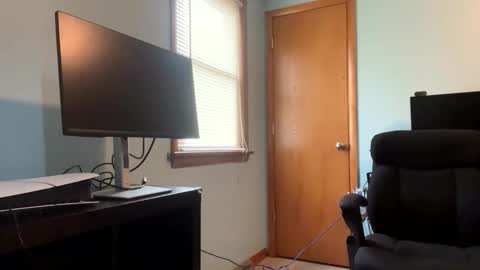 Snapshot of blissfulfoxtrot chatting on March 8, 2:21 pm Blissful Foxtrot online show from March 8, 2:21 pm