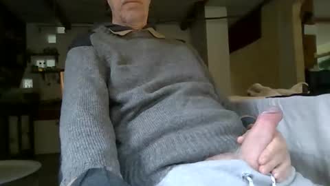 Snapshot of blomkuk chatting on October 29, 8:27 am blomkuk online show from October 29, 8:27 am