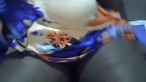 Snapshot of blonde202 chatting on January 30, 12:27 pm Abbygael online show from January 30, 12:27 pm