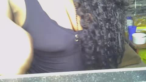 blonde_creamy online show from July 11, 6:43 pm