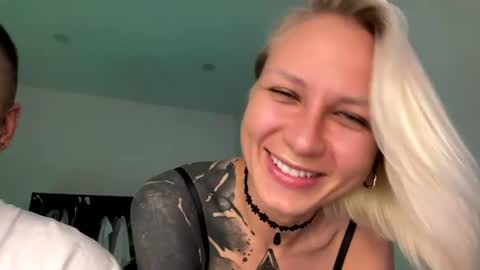 blonde_fuck_couple online show from June 13, 12:19 am