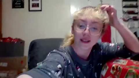 Katie online show from December 30, 5:13 pm