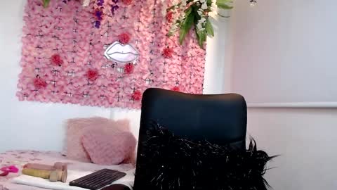 blonde_squirt_ online show from December 22, 1:01 am