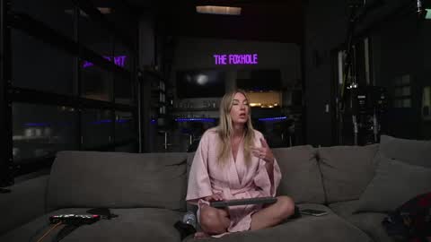 blondefoxsilverfox online show from May 19, 2:56 pm