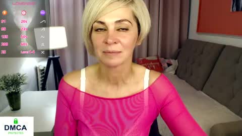 Snapshot of blondemommy_77 chatting on July 19, 5:49 pm Lola online show from July 19, 5:49 pm