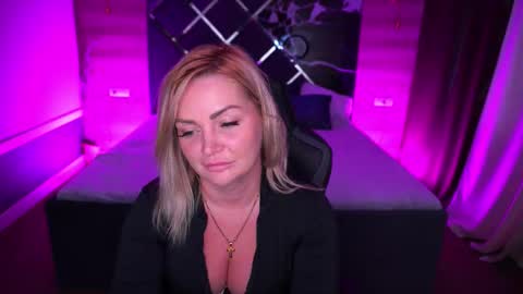 Blonde online show from September 30, 7:57 am