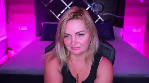 Blonde online show from October 2, 6:53 am