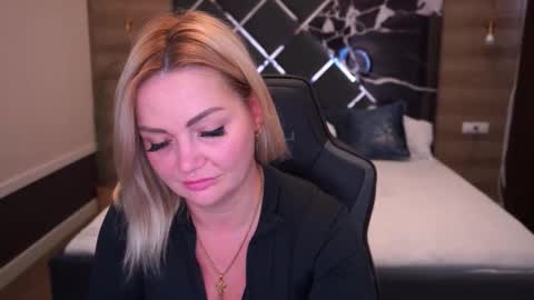 Blonde online show from October 3, 6:43 am