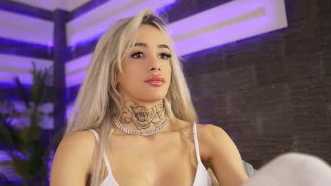 blondie_muller online show from December 18, 8:59 pm