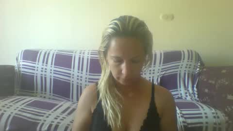 Snapshot of blondiepam23 chatting on February 22, 8:46 am BlondiePam online show from February 22, 8:46 am