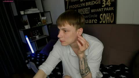 Snapshot of blondvibe chatting on May 15, 9:22 pm Alik online show from May 15, 9:22 pm