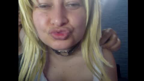 Snapshot of blontsex chatting on February 28, 2:07 pm Blontsex online show from February 28, 2:07 pm