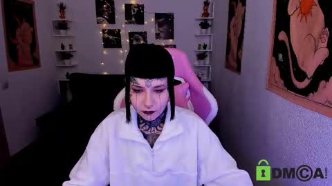 Snapshot of blood__mary chatting on February 11, 9:58 am Mary online show from February 11, 9:58 am