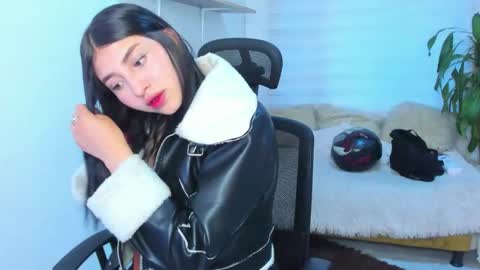 bloom_flower1 online show from December 3, 11:30 am