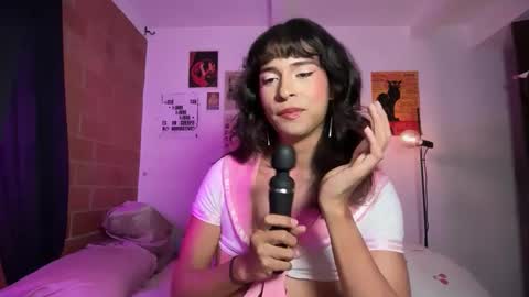 Bella Bloom ts online show from April 16, 12:33 am