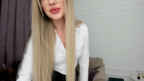 Sophia online show from January 18, 2:03 am