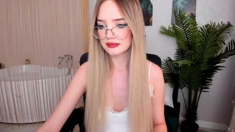 Sophia online show from February 6, 2:11 am