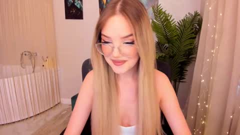 Sophia online show from February 18, 11:00 am