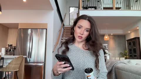 Snapshot of bloomyogi chatting on January 8, 8:33 pm Emma Bloom online show from January 8, 8:33 pm