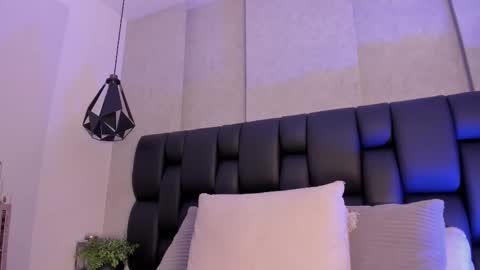 Snapshot of blue_anngel chatting on February 6, 1:10 am blue_anngel online show from February 6, 1:10 am