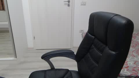 Snapshot of blue_eyes96 chatting on February 26, 9:27 pm Juliet online show from February 26, 9:27 pm