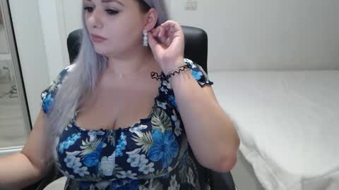 Snapshot of blue_eyes96 chatting on October 24, 4:25 pm Juliet online show from October 24, 4:25 pm