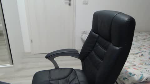 Snapshot of blue_eyes96 chatting on November 11, 5:35 pm Juliet online show from November 11, 5:35 pm