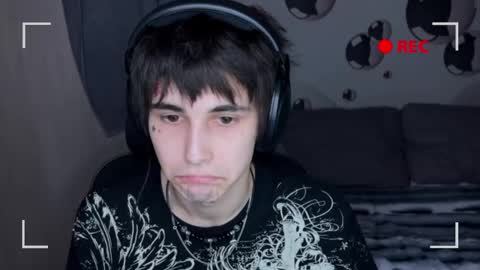 Snapshot of blue_w0rld chatting on October 30, 2:29 pm SONNYVAN online show from October 30, 2:29 pm