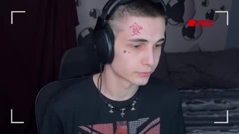 Snapshot of blue_w0rld chatting on November 9, 3:10 pm SONNYVAN online show from November 9, 3:10 pm