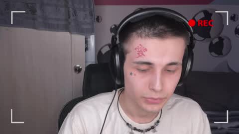 Snapshot of blue_w0rld chatting on November 19, 10:15 am SONNYVAN online show from November 19, 10:15 am