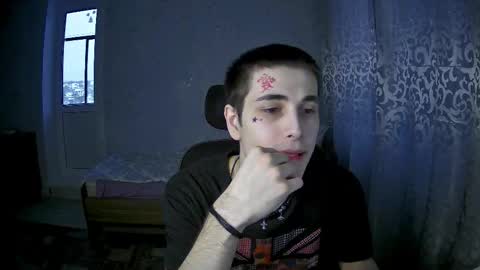 Snapshot of blue_w0rld chatting on December 18, 5:57 am SONNYVAN online show from December 18, 5:57 am