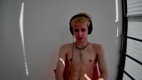 SONNYVAN online show from March 18, 7:44 am