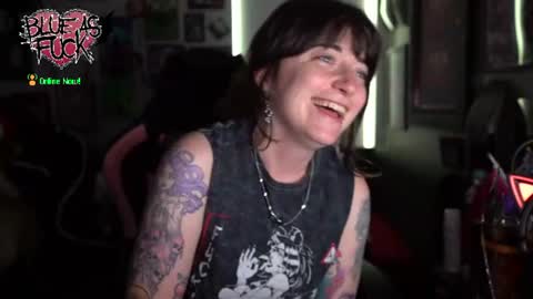 Snapshot of blueasfuck chatting on June 25, 1:27 am Blue online show from June 25, 1:27 am