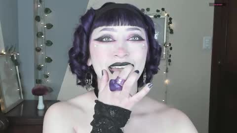 sophie  online show from December 19, 12:28 am