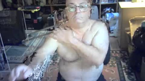 Snapshot of bluebox65 chatting on October 1, 5:08 pm bluebox65 online show from October 1, 5:08 pm