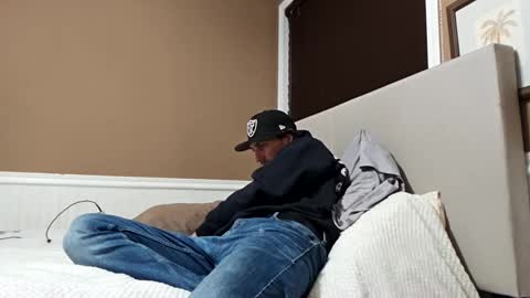 Snapshot of bluecollarfck chatting on December 20, 1:58 am Dominick Wyte online show from December 20, 1:58 am