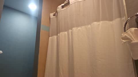 Snapshot of bluecollarfck chatting on December 24, 4:51 pm Dominick Wyte online show from December 24, 4:51 pm