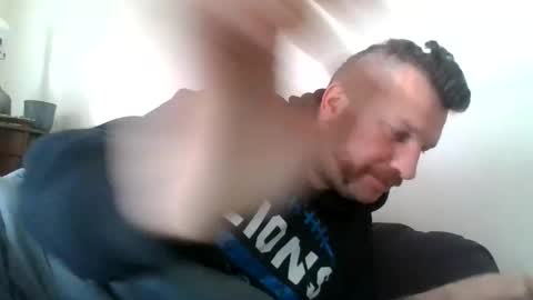 bluedemoneyes1986 online show from February 18, 6:37 pm