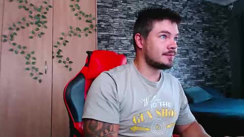 blueeyeboy0 online show from November 7, 6:46 am