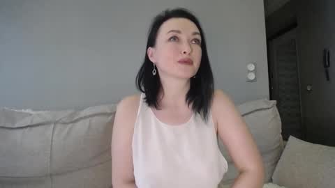 Snapshot of blueeyeess chatting on December 13, 11:55 am Alina online show from December 13, 11:55 am